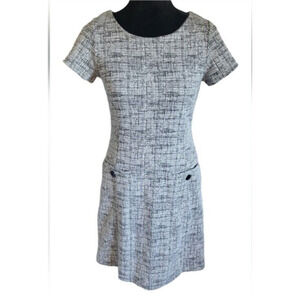 Tahari black and white tweed print dress with pockets, short sleeves, size 2